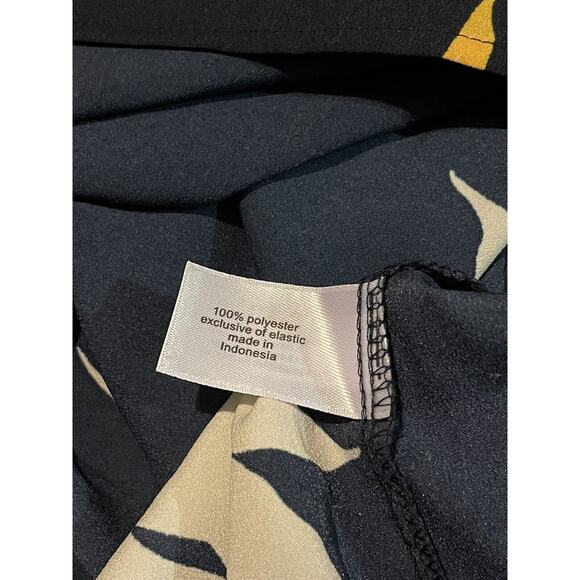 Lane Bryant Blue Floral Ruffle Sleeve Blouse Women’s Size 22L - Picture 6 of 7